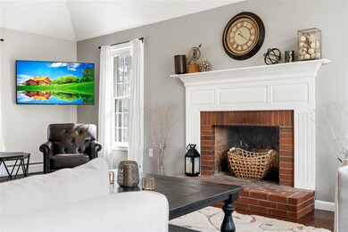 5 Lori Ln, Londonderry, NH 03053 - photo 4