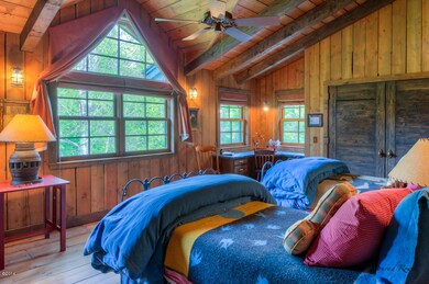 upper level - bedroom 2