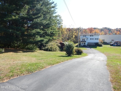 533 Penn Ave, Dupont, PA 18641 - photo 4