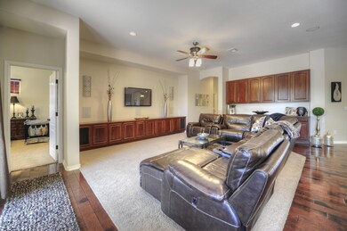 006_Living Room