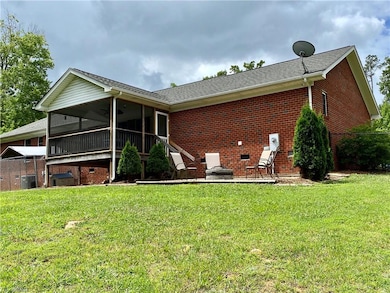 1070 E Chamberlin Dr, Asheboro, NC 27205 - photo 7