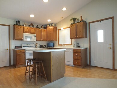 1100 Amber Ridge Dr SW unit 106, Byron Center, MI 49315 - photo 4