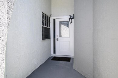 3276 Cloverplace Dr, Palm Harbor, FL 34684 - photo 2