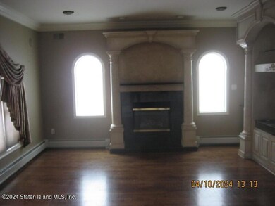 138 Covington Cir, Staten Island, NY 10312 - photo 7