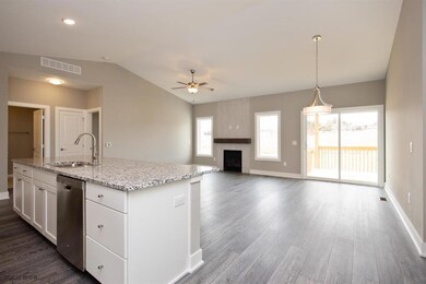 9914 Marnewood Dr, Johnston, IA 50131 - photo 4