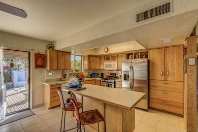 1055 E Paseo Encino__007