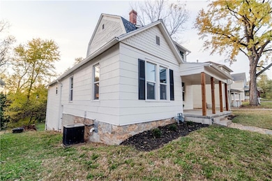 921 N 6th St, Atchison, KS 66002 - photo 4