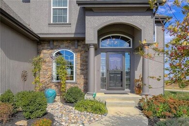 10117 Deer Run St, Lenexa, KS 66220 - photo 2