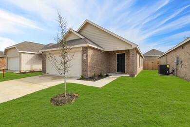1603 Luke St, Ennis, TX 75119 - photo 2