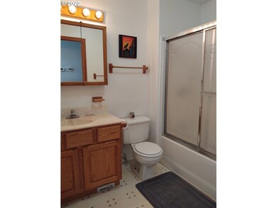 645 N Washington St, Prairie City, OR 97869 - photo 6