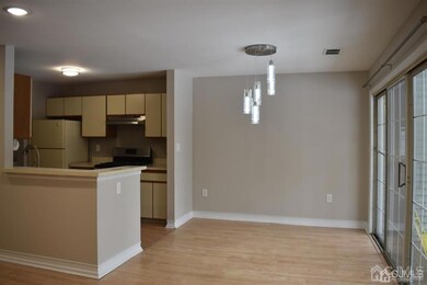 6142 Cedar Ct, Monmouth Junction, NJ 08852 - photo 3