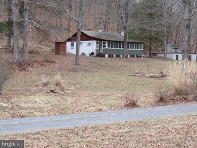 325 Compton's Ln, Great Cacapon, WV 25422 - photo 4