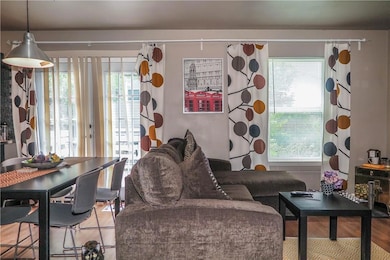 3905 Chase Cir unit B, Austin, TX 78721 - photo 4