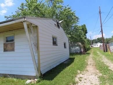 608 W Cromer Ave, Muncie, IN 47303 - photo 3