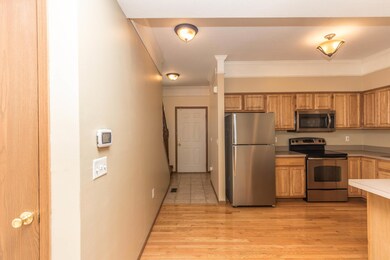 Kitchen & Entry