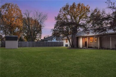 900 NW 11th St, Blue Springs, MO 64015 - photo 4