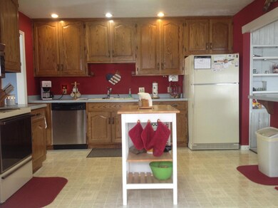 808 Hickory Dr, Marysville, OH 43040 - photo 4