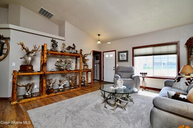 Living room 3