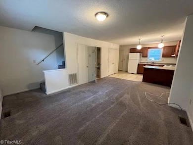 1 White St unit B, Thomasville, NC 27360 - photo 7