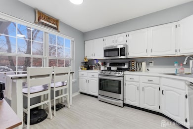 3242 Cypress Ct unit 3242, Monmouth Junction, NJ 08852 - photo 6