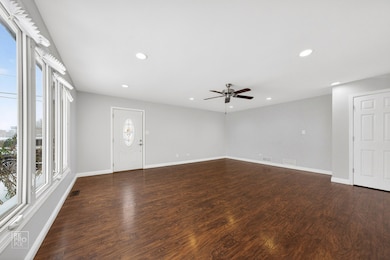 7850 Mcvicker Ave, Burbank, IL 60459 - photo 3