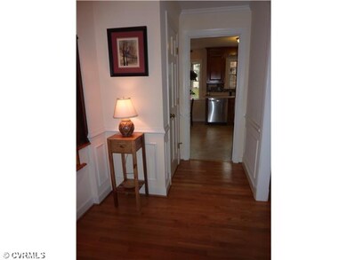 Foyer - Great hardwood floors welcome you home