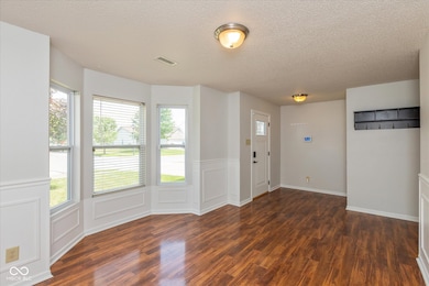 2372 Cedarmill Dr, Franklin, IN 46131 - photo 2