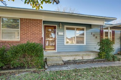 108 E Cunningham St, Bonham, TX 75418 - photo 4