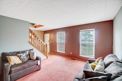 5928 Leafridge Ln, Columbus, OH 43232 - photo 5