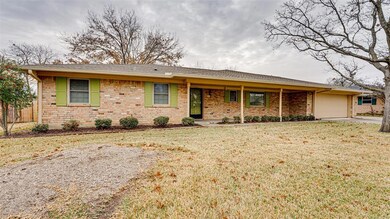 2020 Greenbriar Dr, Gainesville, TX 76240 - photo 3