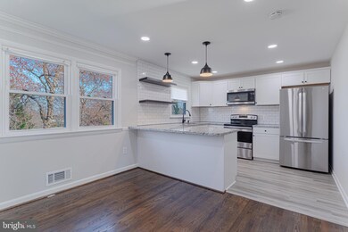 6617 Beddoo St, Alexandria, VA 22306 - photo 4