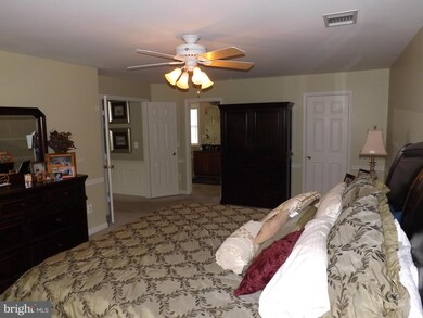 21546 Tithables Cir, Broadlands, VA 20148 - photo 4