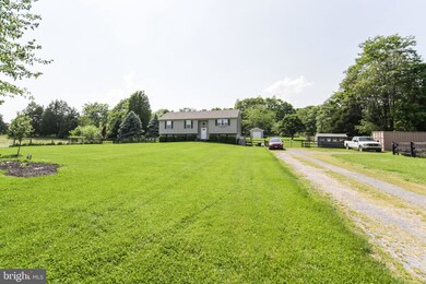 319 Hollida Ln, Martinsburg, WV 25404 - photo 4