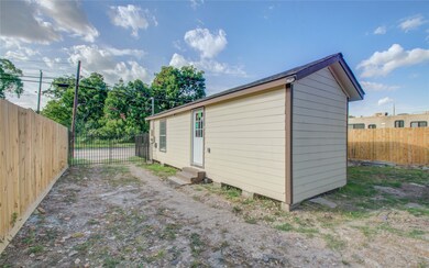 1051 W Little York Rd, Houston, TX 77091 - photo 5