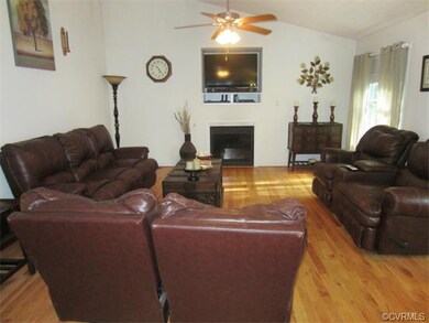 Gas log fireplace/beautiful hardwood floors!