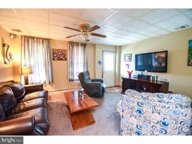 526 Centre St, Easton, PA 18042 - photo 3