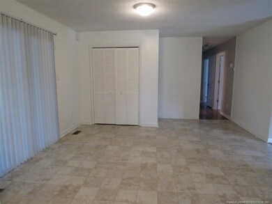 7574 Jennings Ln, Fayetteville, NC 28303 - photo 4