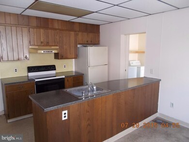 331 W 7th St, Lansdale, PA 19446 - photo 4