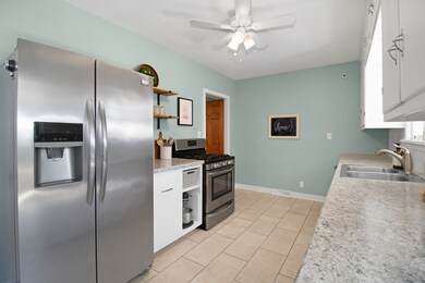 508 S Calumet Ave, Aurora, IL 60506 - photo 4