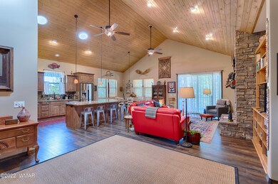 004_Living Room