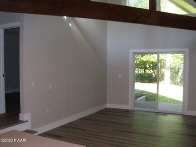 108 Snowball Ln unit B, Tafton, PA 18464 - photo 3