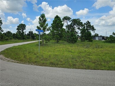 1137 Emory St E, Lehigh Acres, FL 33974 - photo 2