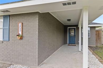 205 S 2nd St, Ponchatoula, LA 70454 - photo 3
