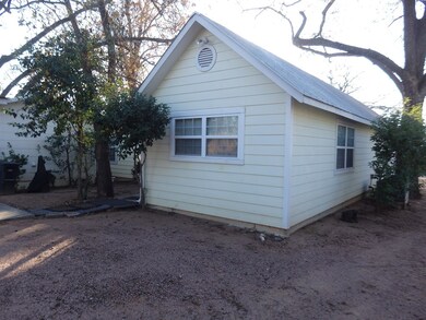 1406 Cross St, Fredericksburg, TX 78624 - photo 5