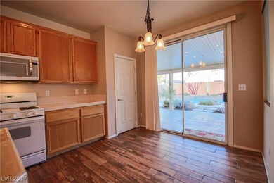 Breakfast Nook with view of the backyard.
