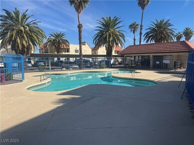 4919 Newport Cove Dr unit D, Las Vegas, NV 89119 - photo 4