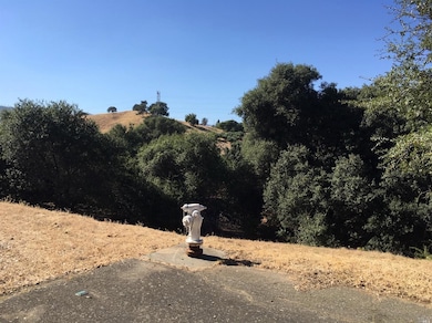 2024 Pinecrest Ct, Vacaville, CA 95688 - photo 3