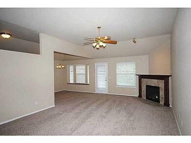 4007 Goshawk Dr, Norman, OK 73072 - photo 2