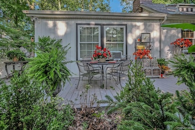 136 Beach Rd, Wading River, NY 11792 - photo 7