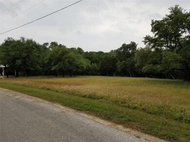 41012 Flagstone Cir, Whitney, TX 76692 - photo 2